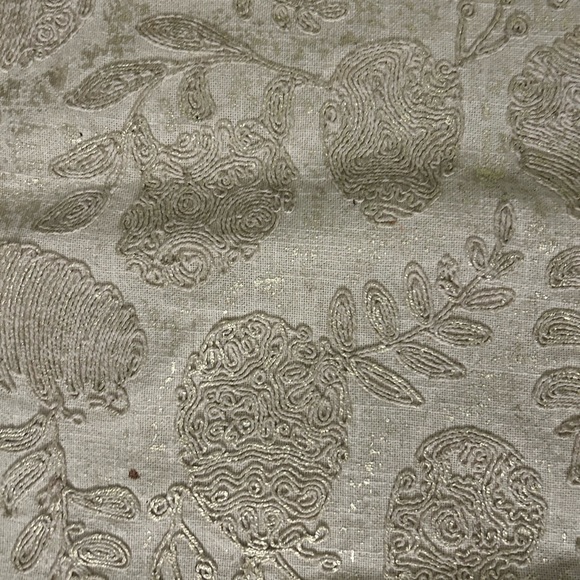 Table Runner - Picture 3 of 3